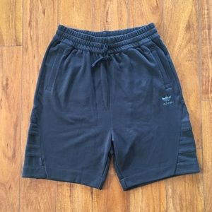 Adidas Mens black logo shorts Size L